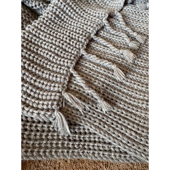 Pottery Barn Chunky knit blanket with tassels in gray size 60” x 50" - Picture 11 of 11
